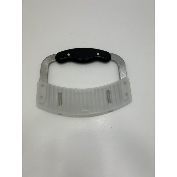 Pampered Chef Stainless Steel Half Moon Crinkle Cutter Black Handle - Picture 2 of 6